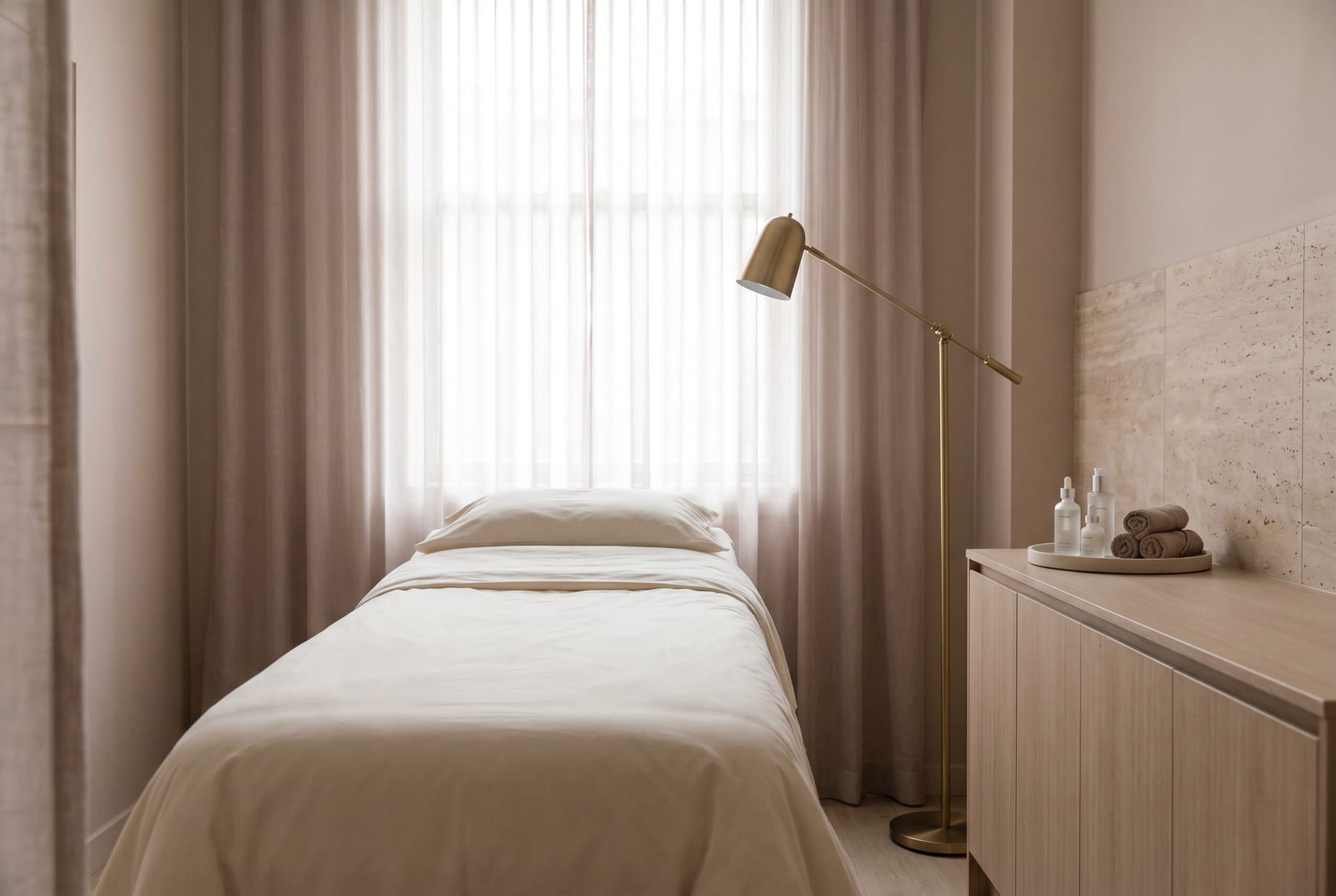 Treatment room at Ewelina Jakubus Aesthetics
